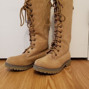 Steve Madden Yumi boots. Size 7 new